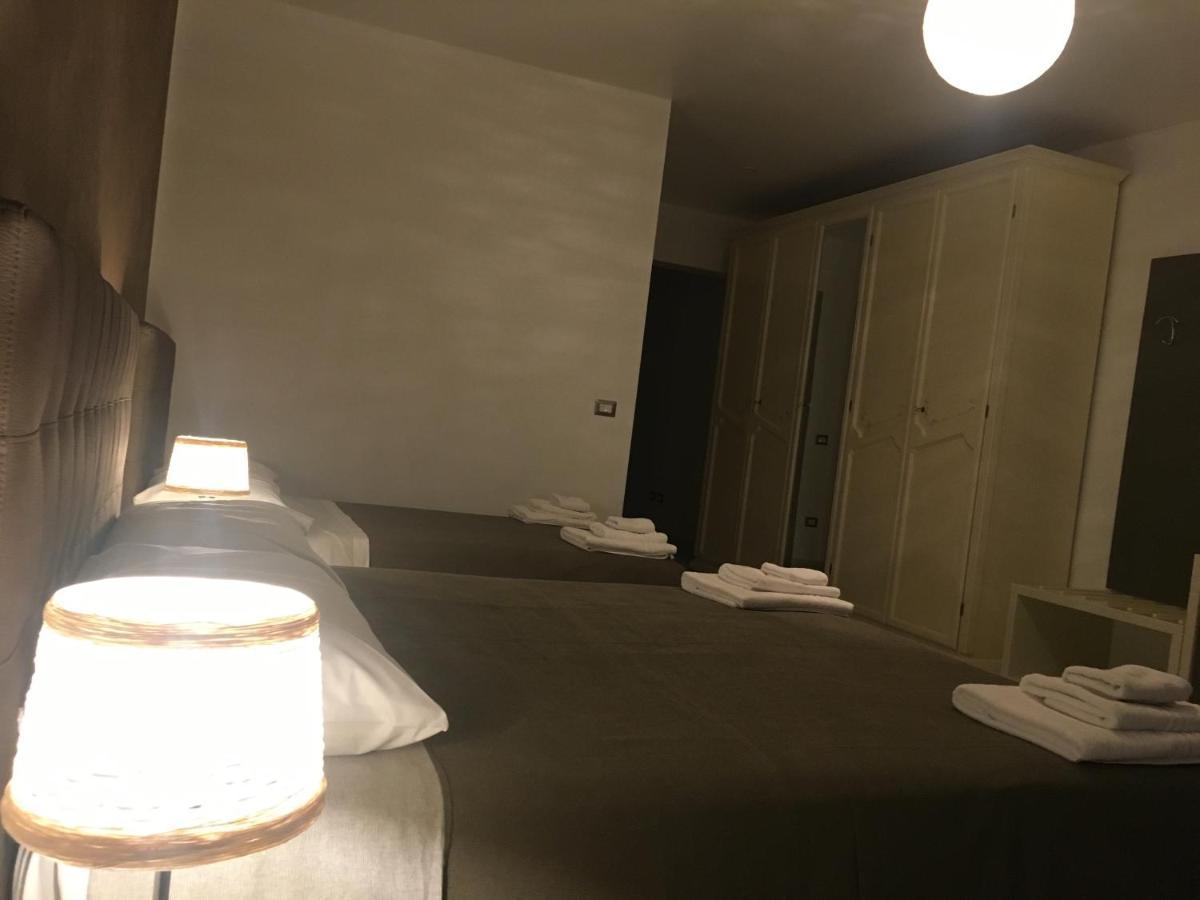 Madigans Rooms Bed&Breakfast Lecce Bagian luar foto